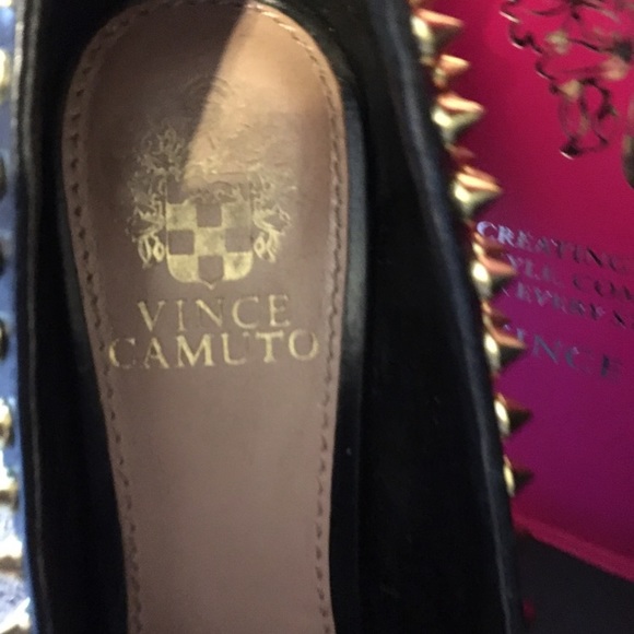 Host Pick |Vince Camuto - Picture 4 of 5